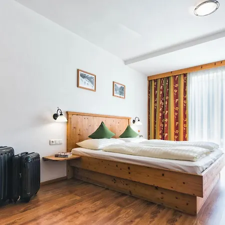 أبارت هوتل ألبين