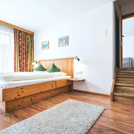 Апартаменты Alpenchalet Нойкирхен-ам-Гросфенедигер